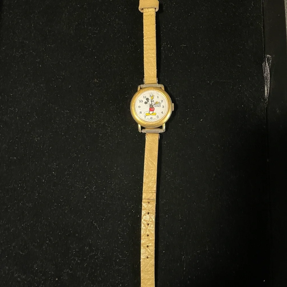 Vintage Disney‎ Mickey Mouse commemorative Swiss made watch 1970s